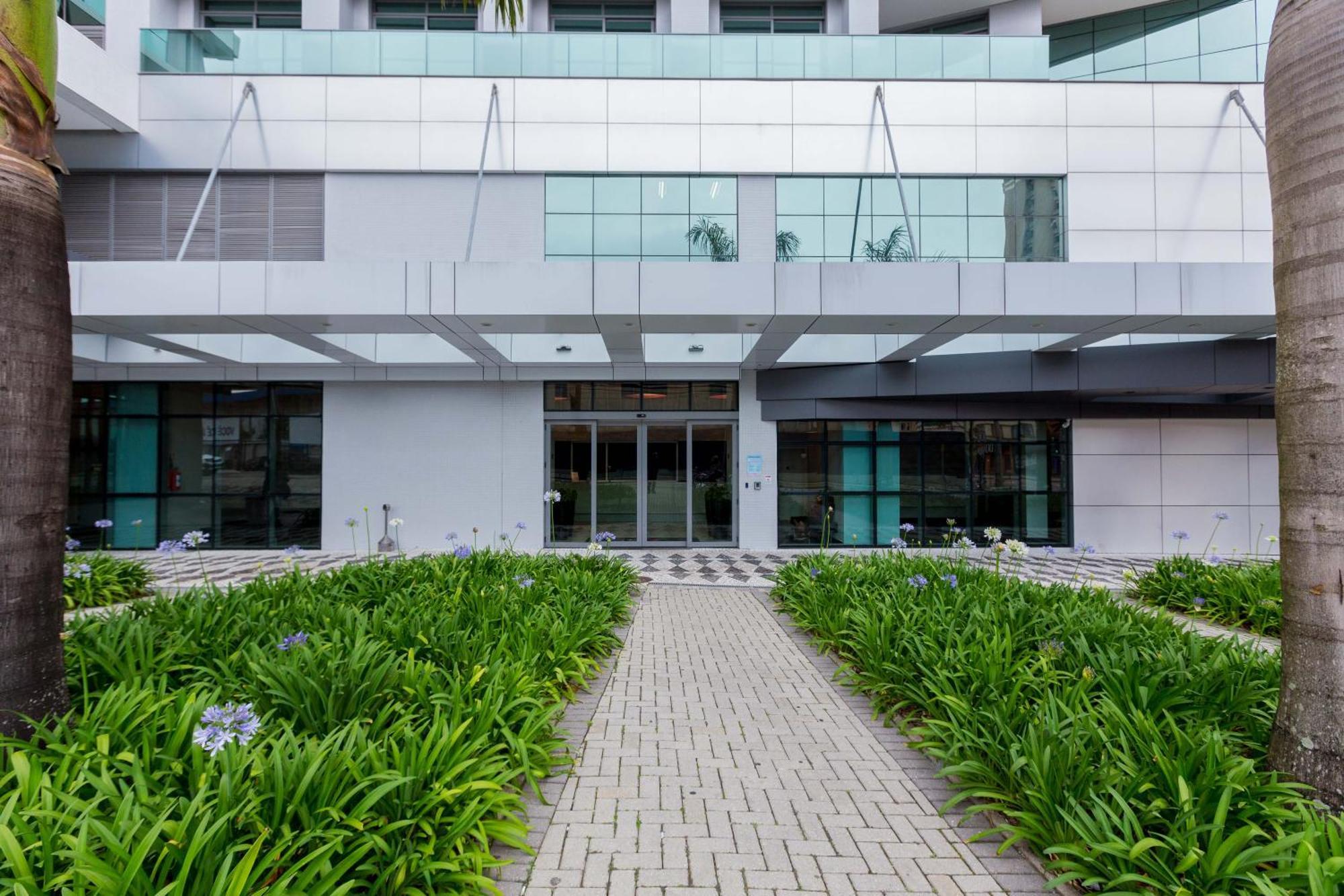 Apartamento Moderno No Centro Com Piscina, Vista Panorâmica E Garagem